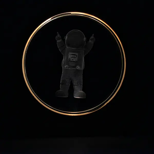 3d-astronaut-crystal-ball-led-night-light-desktop-decor-webp-1 چراغ خواب کریستالی طرح فضانورد 3D Astronaut Crystal Ball Night Light - تصویر 1
