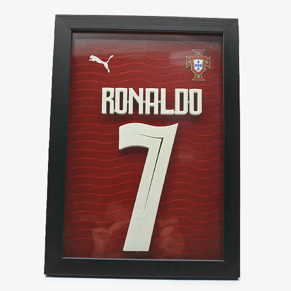 cristiano-ronaldo-7-portugal-shadow-box-frame-webp-1 تابلو سه بعدی طرح کریستیانو رونالدو تیم ملی پرتغال Cristiano Ronaldo 7 Portugal Shadow Box Frame - تصویر 1